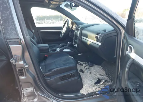 2010 Porsche Cayenne Gts z USA, uszkodzony, nr VIN WP1AD2AP9ALA60504